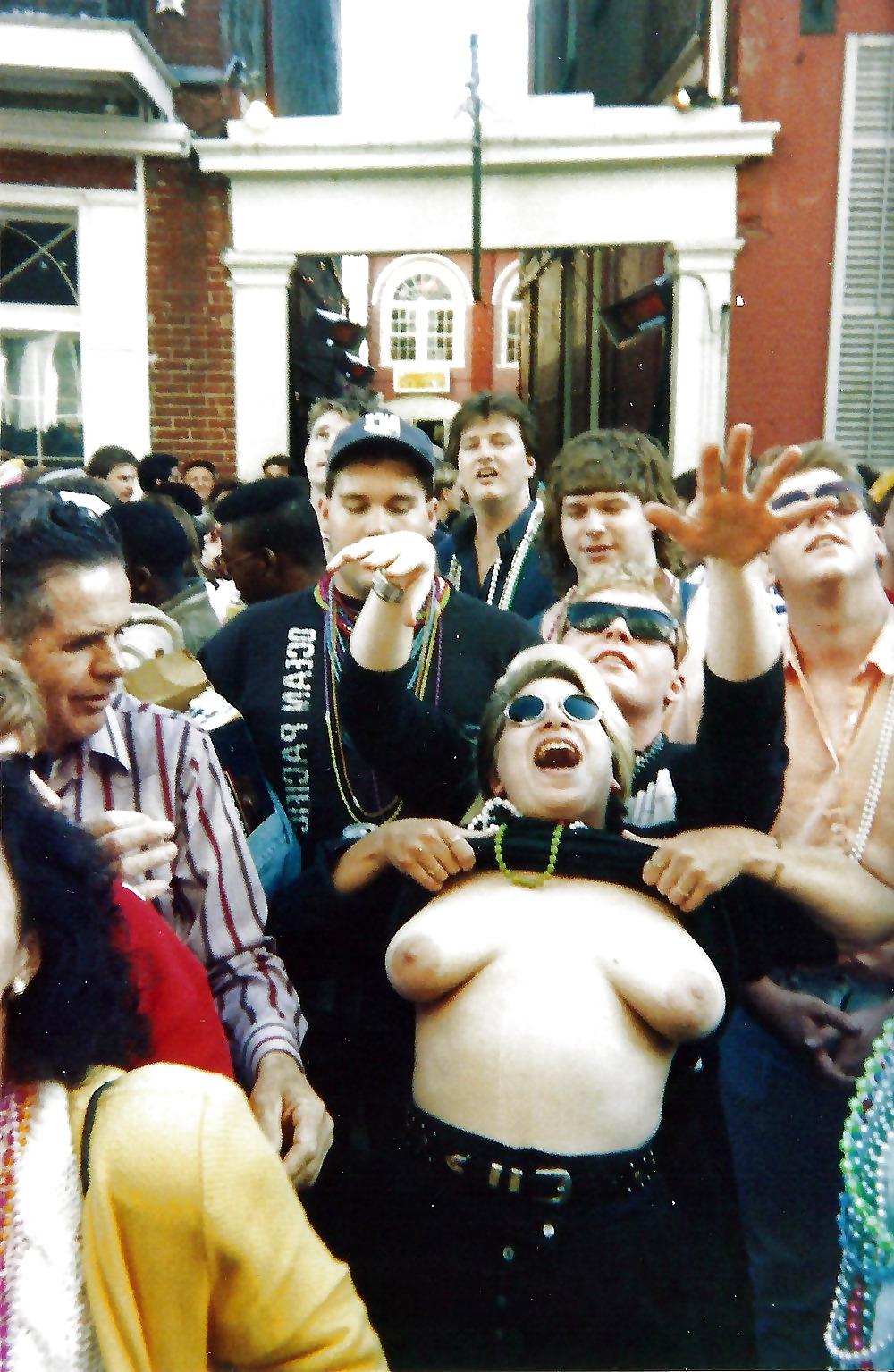 25P Huge Mardi Gras