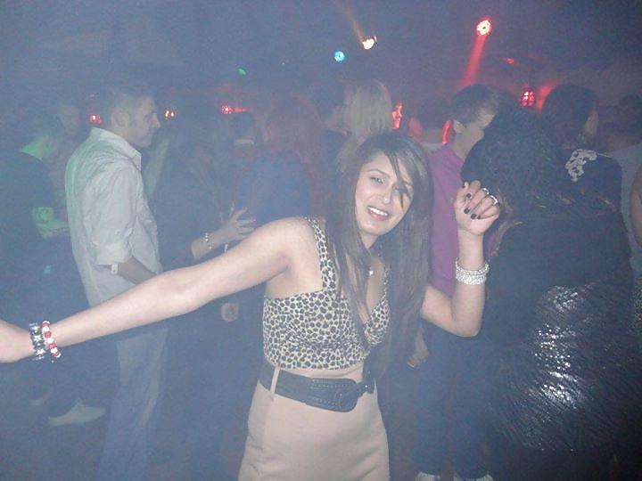 7P Uk desi slut would you bang her 