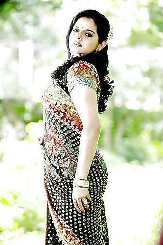 25P DESI AUNTY-001