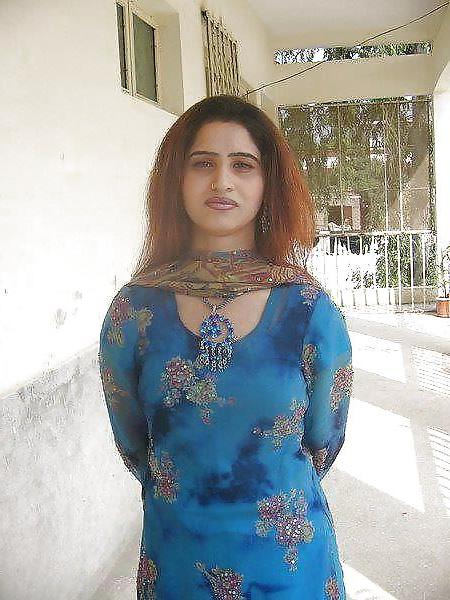 25P DESI AUNTY-001
