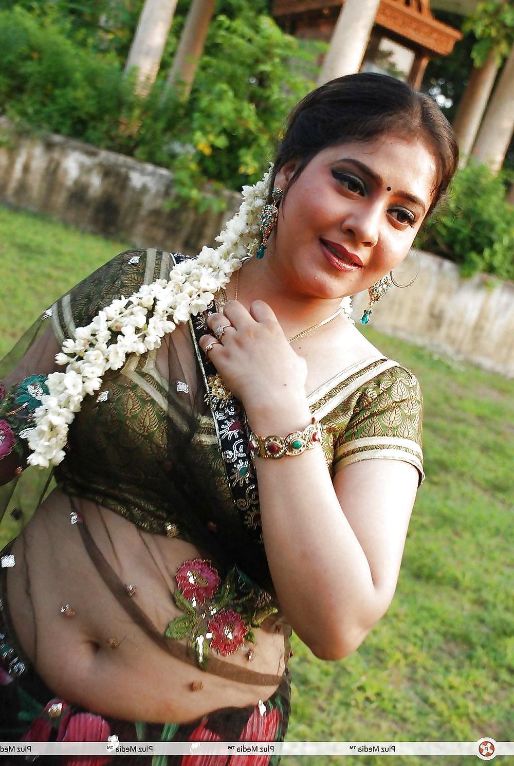 25P DESI AUNTY-001