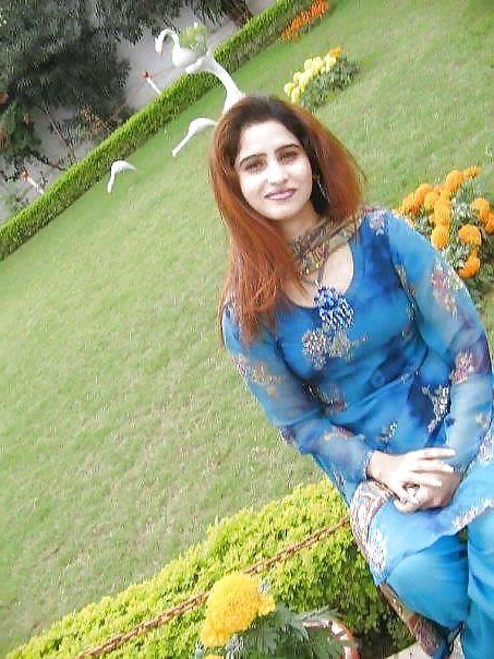 25P DESI AUNTY-001