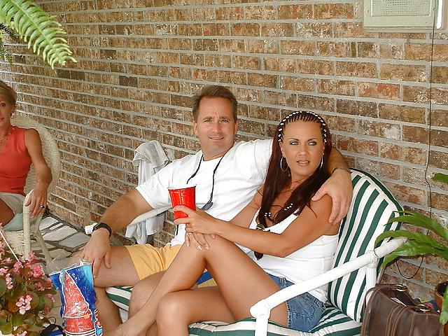 11P Sexy Mature Wife On Vacation