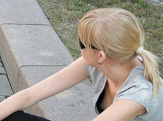 25P Beautiful Downblouse Babes 16 (Amateurs) by TROC
