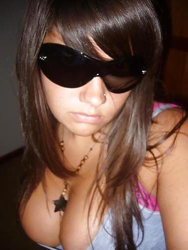25P Beautiful Downblouse Babes 16 (Amateurs) by TROC