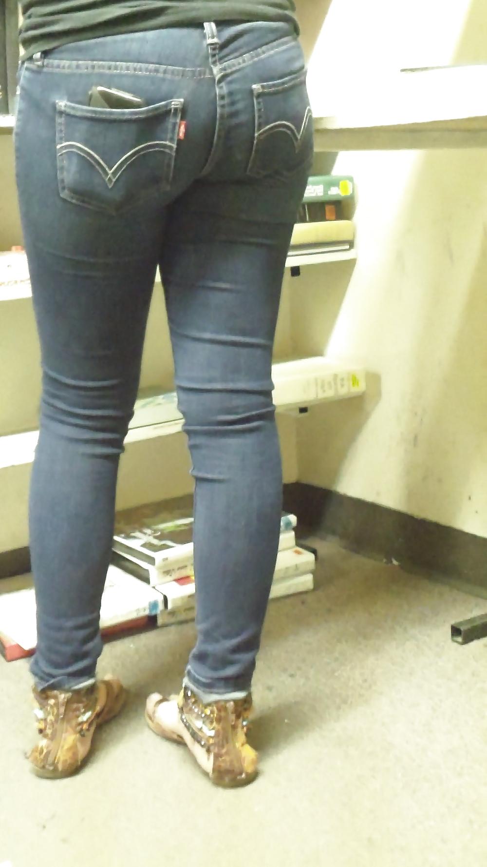 25P Nice sexy tight teen ass & butt in blue jeans 
