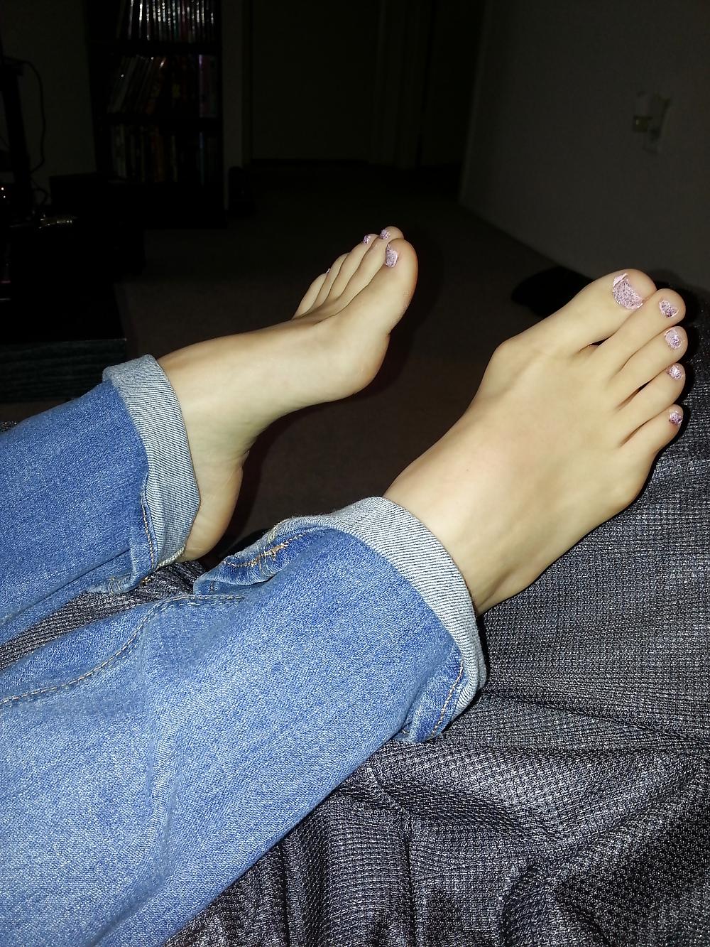 20P New friend's footjob