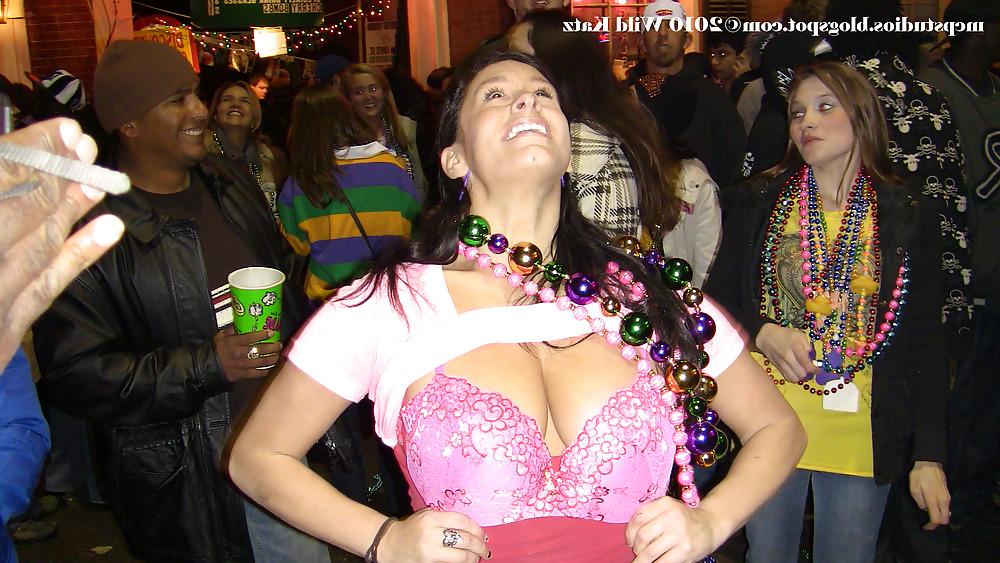 13P Mardi Gras Tits for Beads 2010 DVD