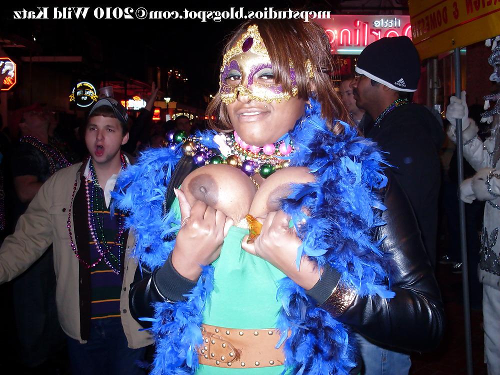 13P Mardi Gras Tits for Beads 2010 DVD