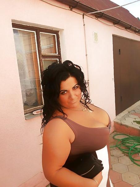 17P Busty Russian Woman 1398