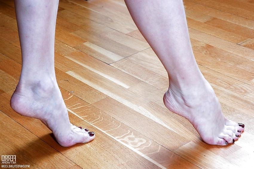 25P Random feet, footjob,... Pt 2