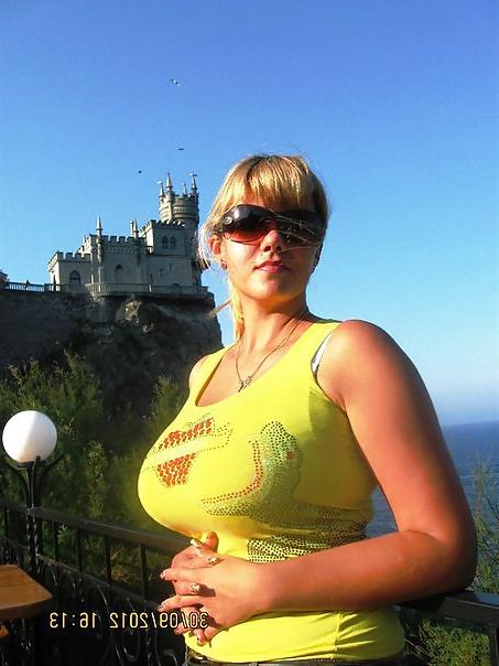 18P Busty Russian Woman 1502