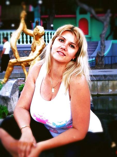18P Busty Russian Woman 1502