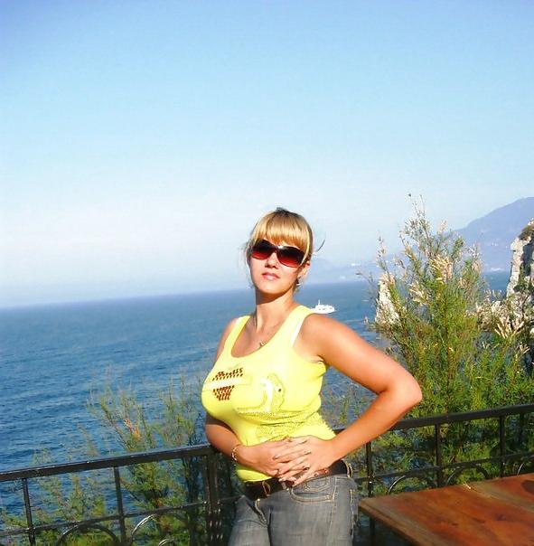 18P Busty Russian Woman 1502