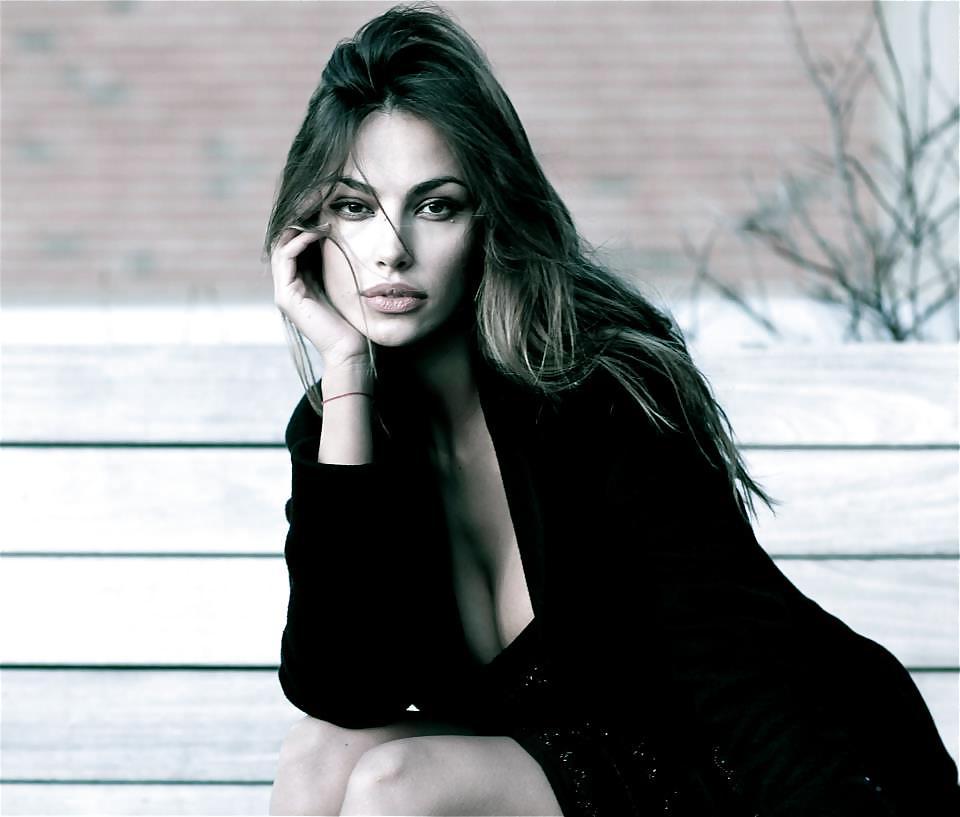 25P Romanian Beauty Model Madalina Ghenea High Heels Legs