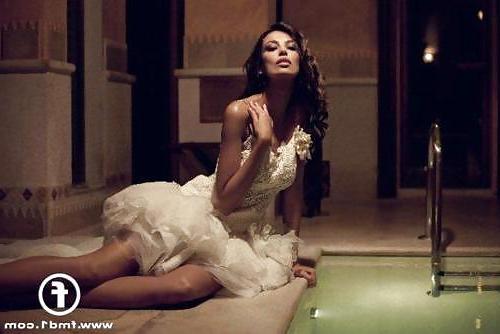 25P Romanian Beauty Model Madalina Ghenea High Heels Legs