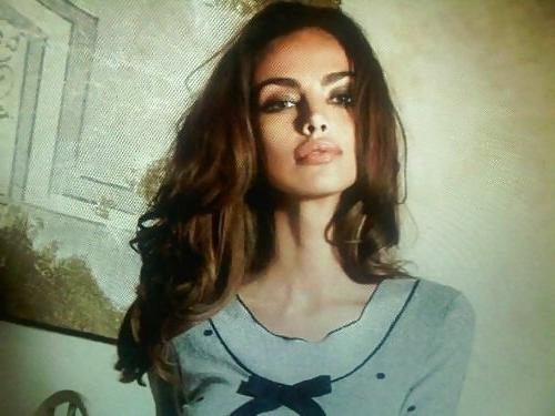 25P Romanian Beauty Model Madalina Ghenea High Heels Legs