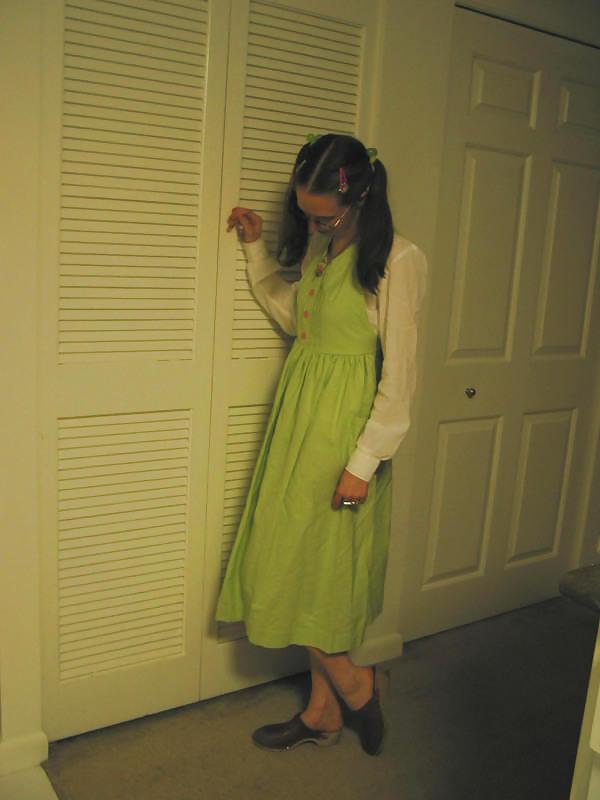 18P Hot nerdy woman
