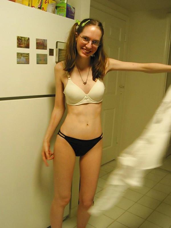 18P Hot nerdy woman