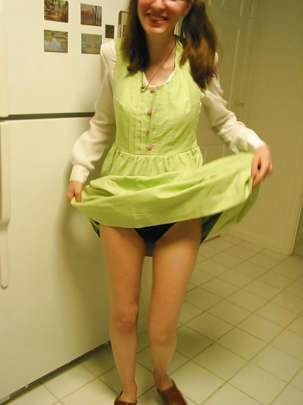 18P Hot nerdy woman