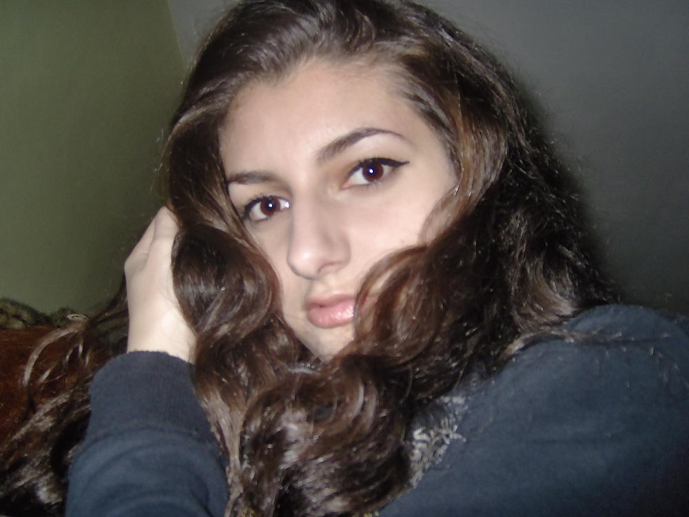 25P Amateur Self Photographer
