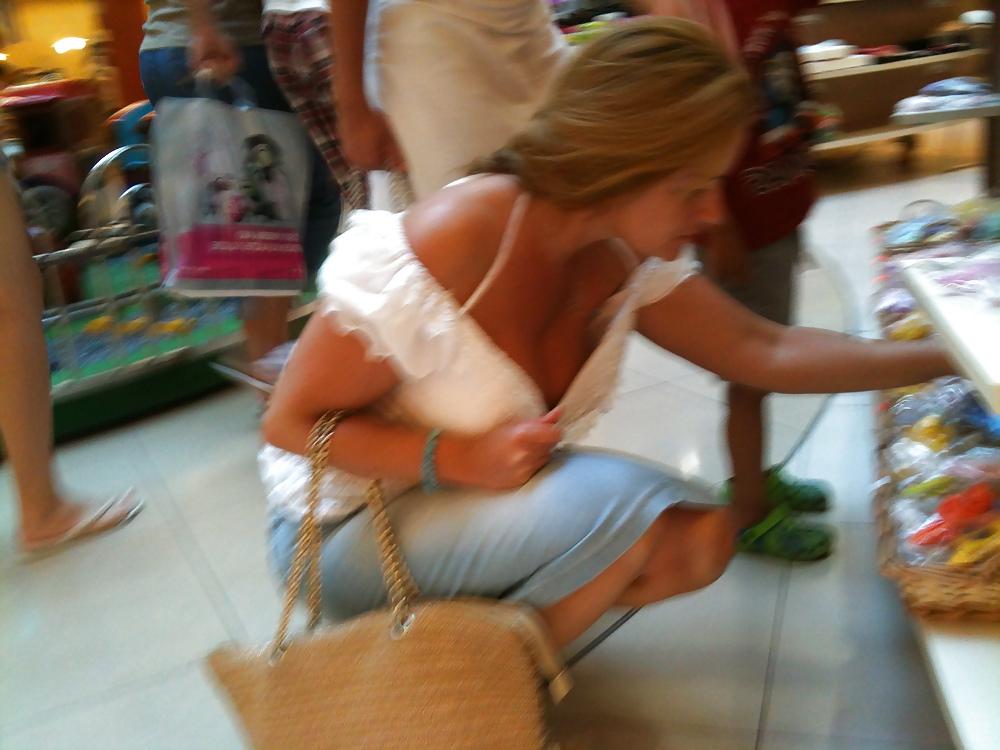 21P Little bit of downblouse 01