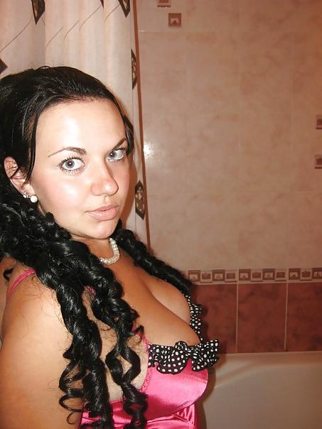 23P Busty Russian Woman 1528