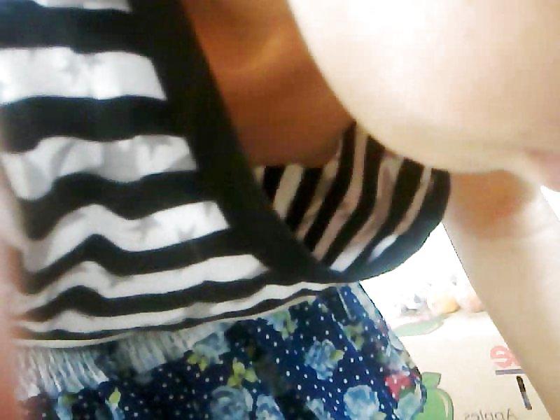 25P Oops! Downblouse Nip Slip upskirt teens
