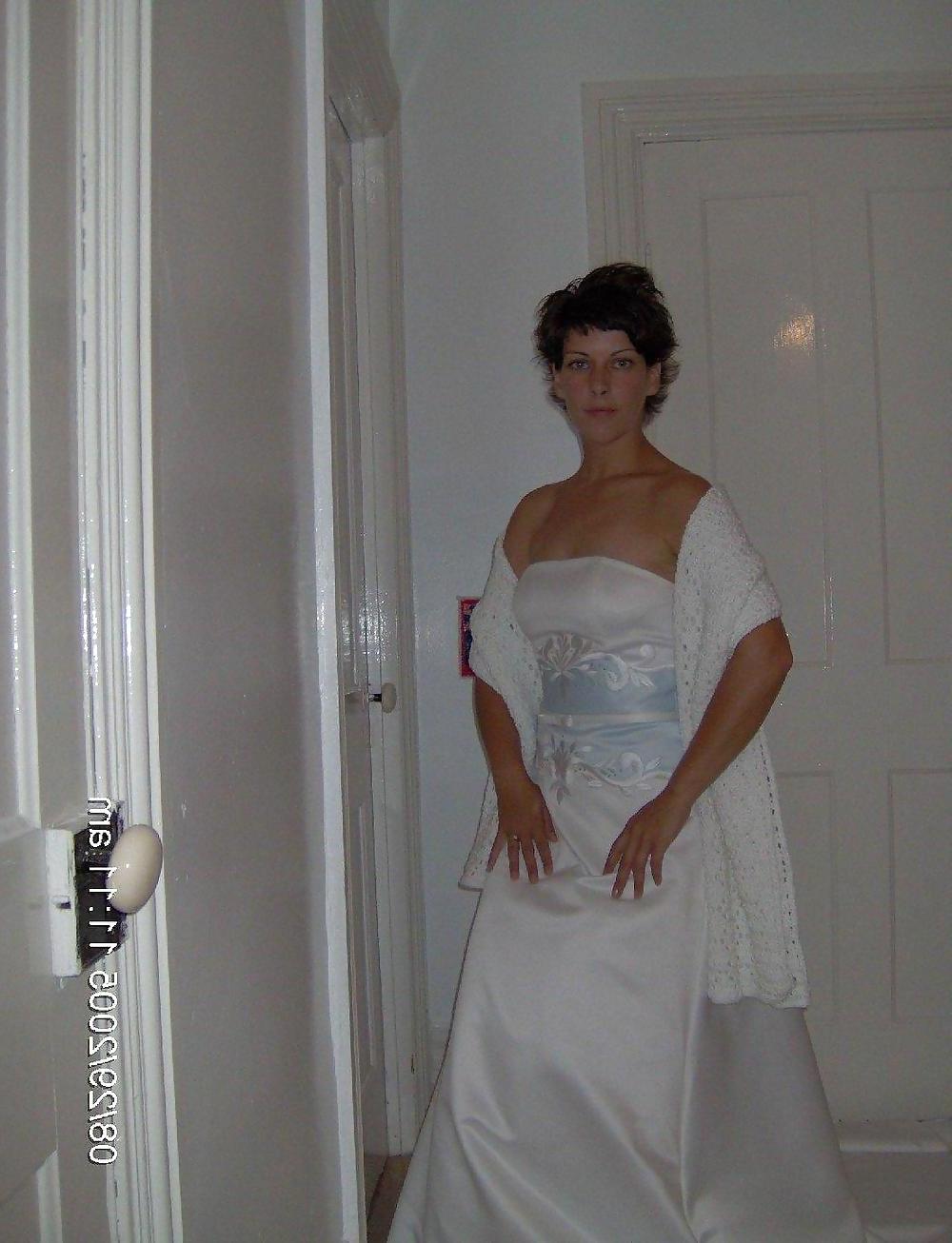 25P Horny wives desperate for fuck