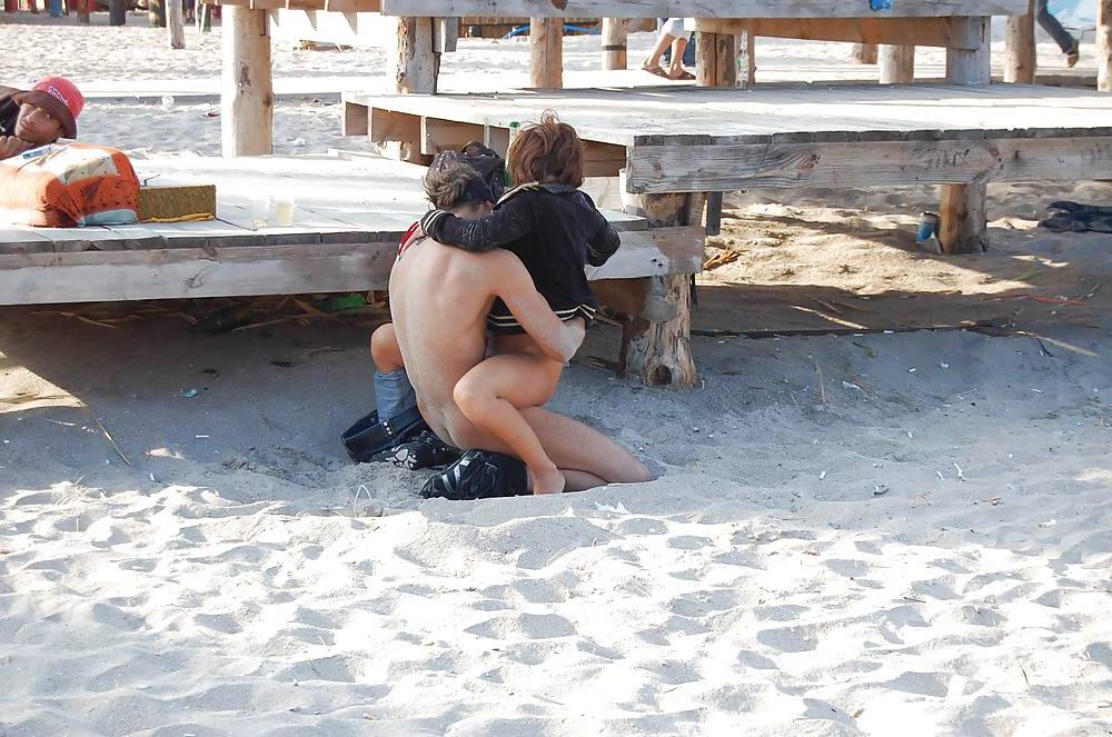 24P Public couples fun (no shame)