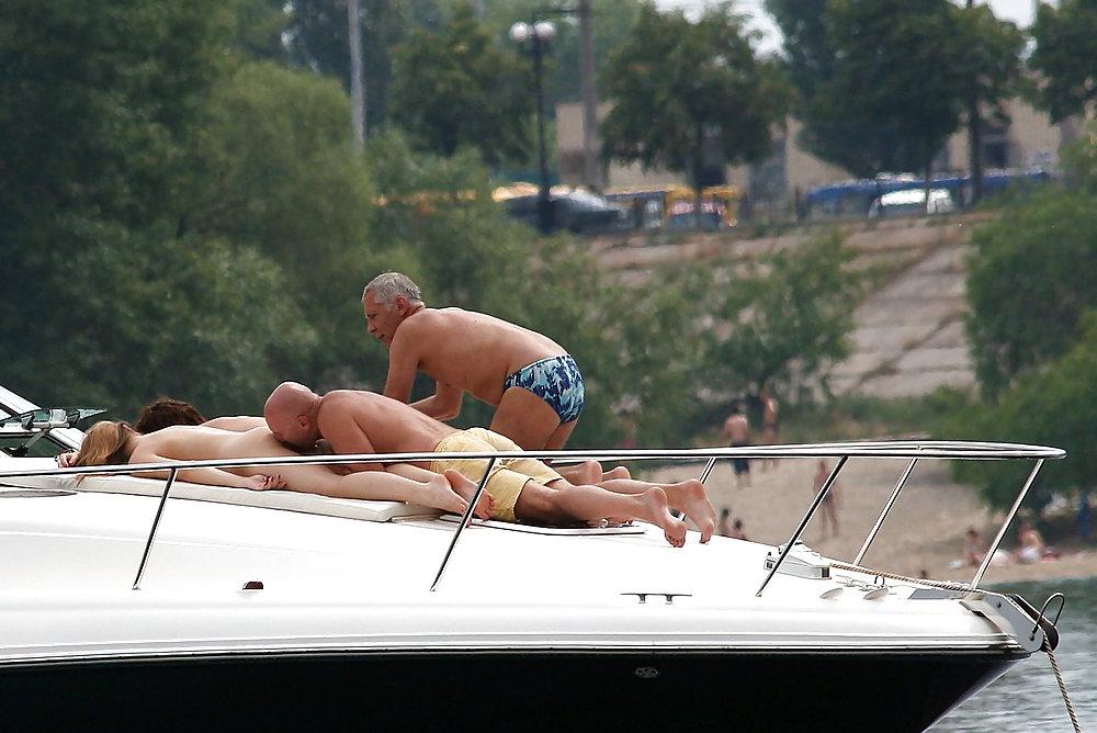 24P Public couples fun (no shame)