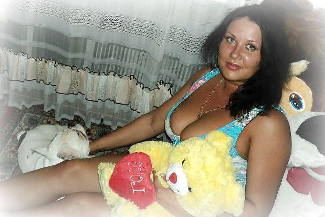 18P Busty Russian Woman 1452