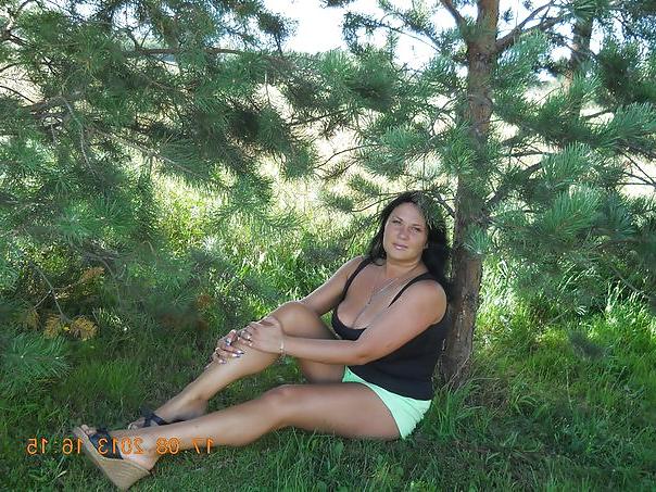 18P Busty Russian Woman 1452