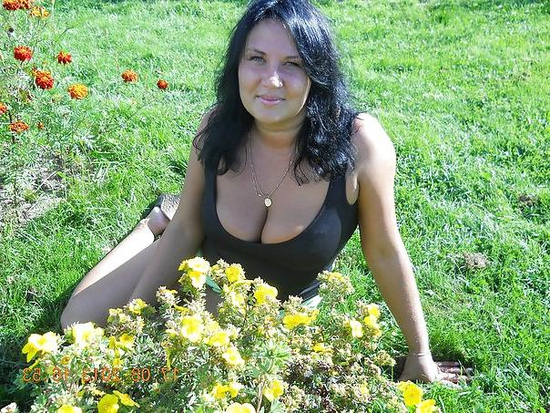 18P Busty Russian Woman 1452