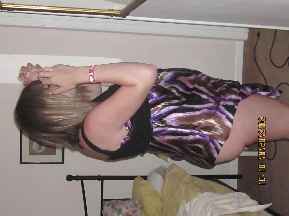 9P My beautiful lexi at 20yrs old and 9 month preg
