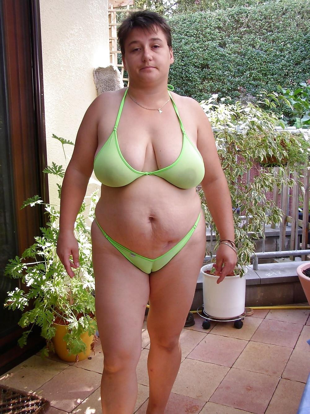 20P Oops bikini 9.