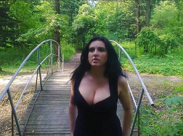 18P Busty Russian Woman 1508