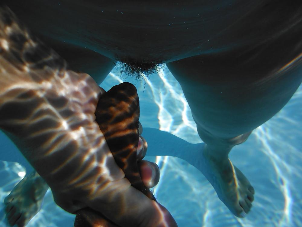 25P Jeux et fellation dans la piscine