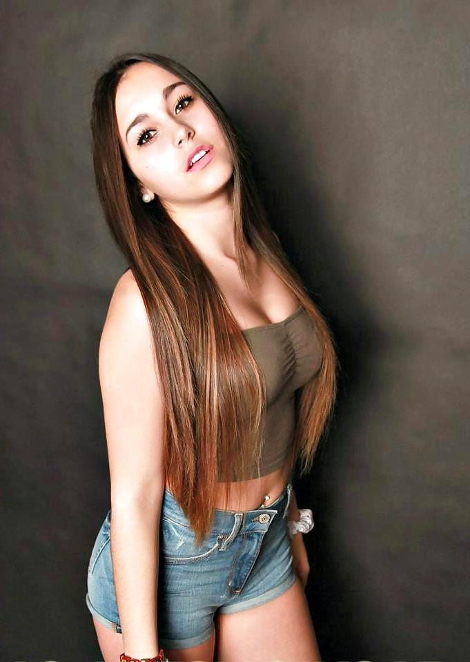 25P Young and sexy LESBIANS friends...