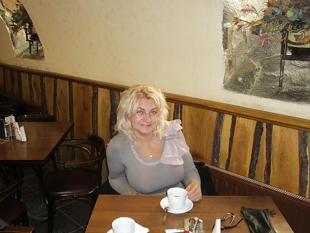 9P Busty Russian Woman 1054