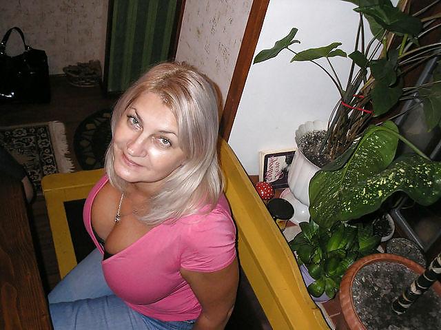 9P Busty Russian Woman 1054