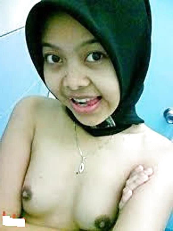 10P Sexy veiled woman