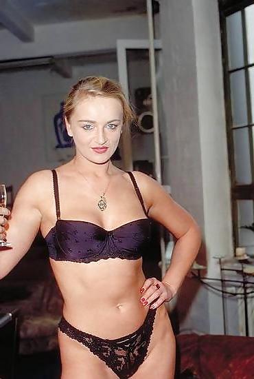 16P KEY - Suck and Fuck 32 Full Service in Sexy Black Lingerie