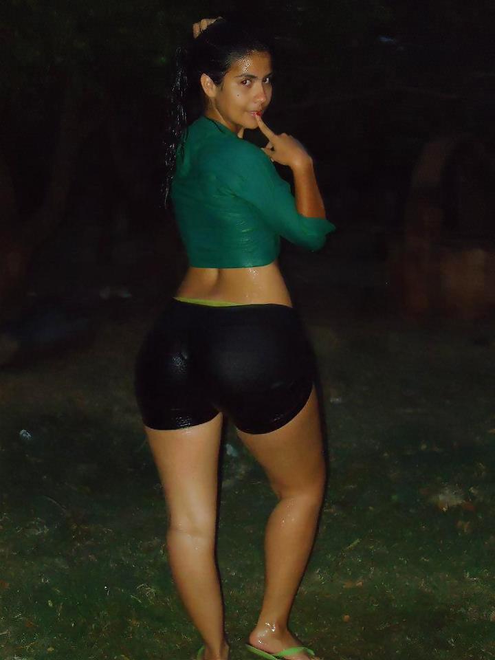 9P Awesome latina beauty curves