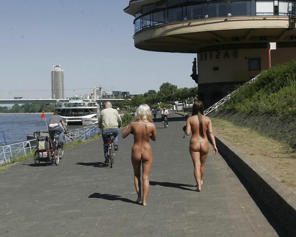 23P Public Nude Girls 14