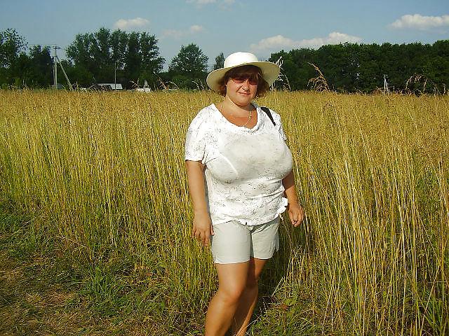 18P Busty Russian Woman 1417