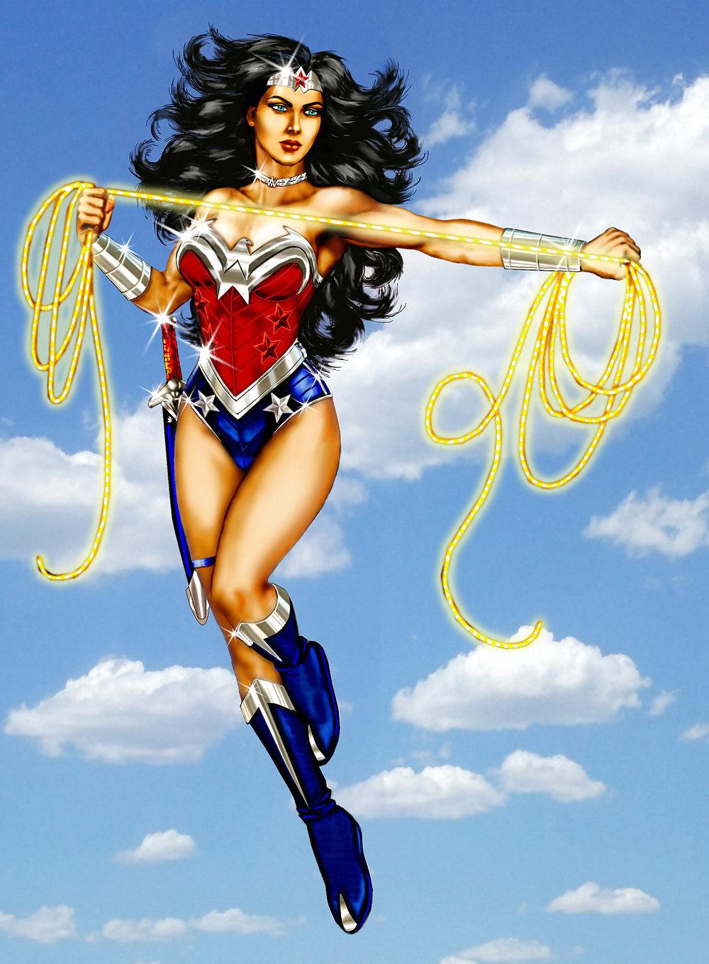 10P WONDER WOMAN!!!!