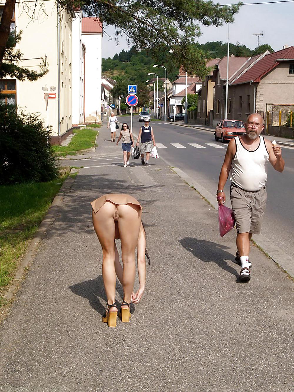 25P Pussy upskirt - Shopping for shoes