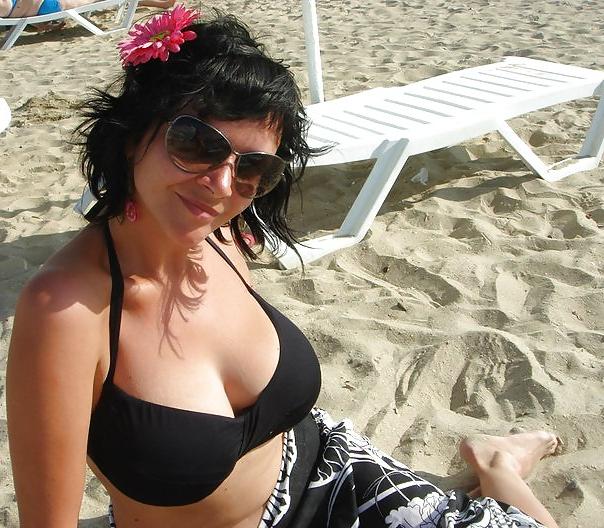 12P Busty Russian Woman 1078