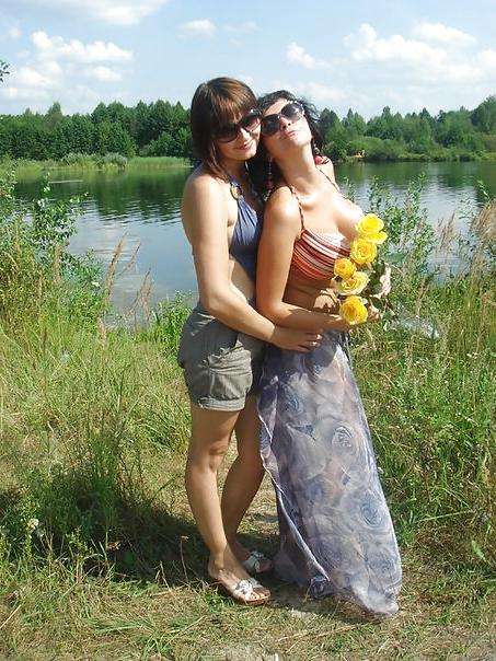 12P Busty Russian Woman 1078